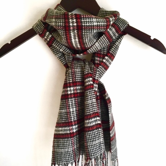 VFRAAS BLACK, WHITE & RED PLAID SCARF - Picture 2 of 6